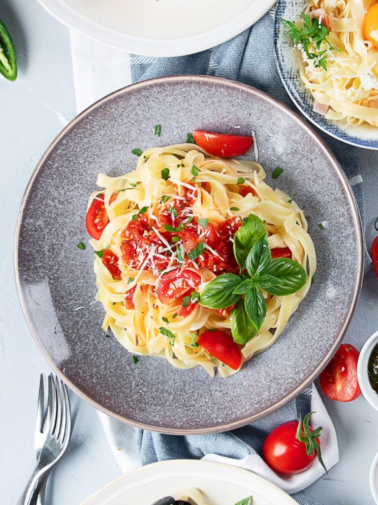 トマトソースの野菜パスタ｜旬の野菜で作るヘルシーランチレシピ – Abloom Hub Food