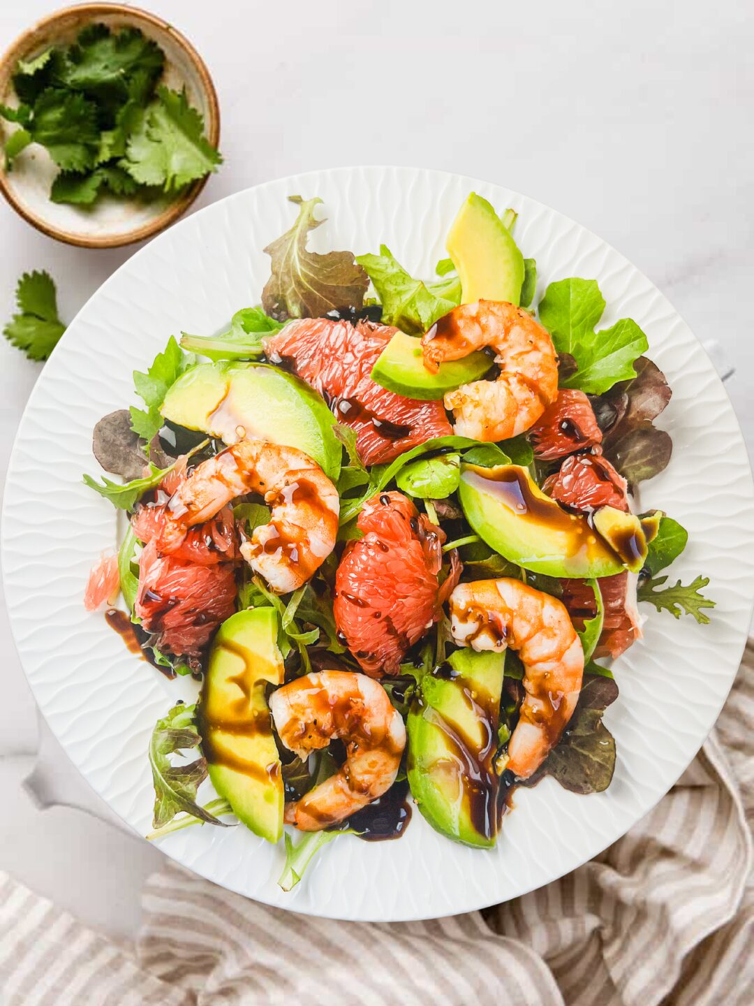 エビとアボカドのグレープフルーツサラダ｜夏にぴったり、ワインに合うおしゃれレシピ